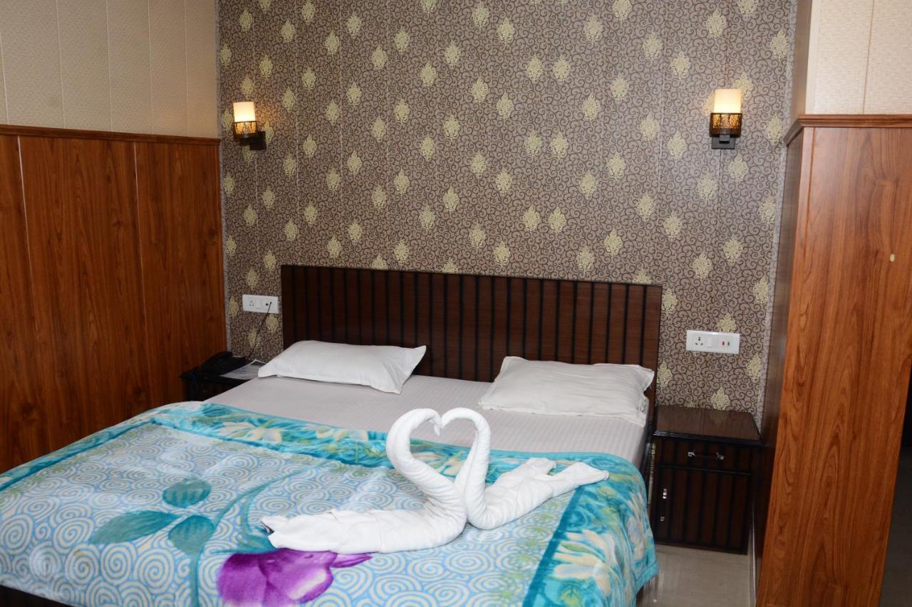 Krazy Hotel Haldwāni Kültér fotó